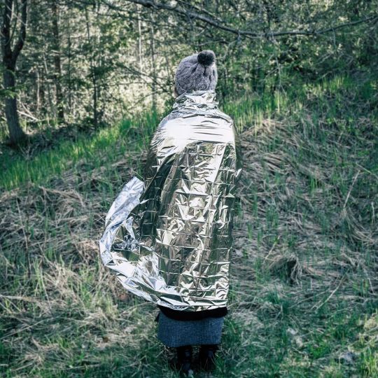 Couverture de survie reflecteur pour attirer les secouristes