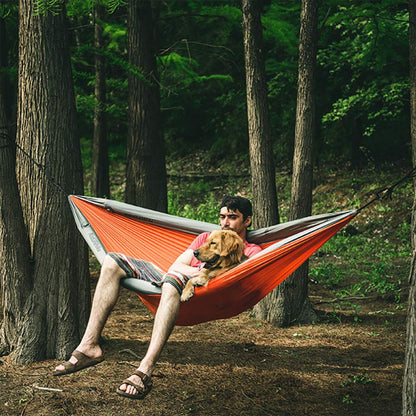 Hamac suspendu relaxation dans la nature