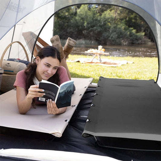 Lit de camp detente en pleine nature